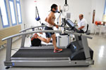 Photo d'un sportif pratiquant un test d'effort sur une machine