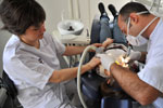 Photo de dentistes utilisant la RESC