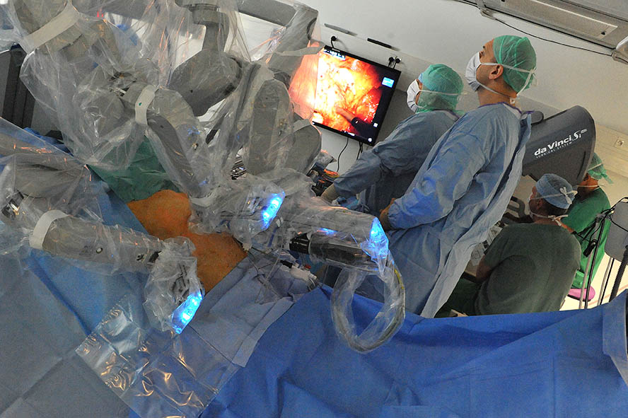 Robot chirurgical  initial à l'Hôpital Nord